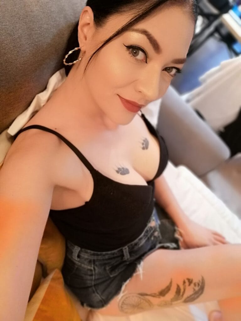 Photo of Cindy, creator on OnlyFans with exclusive content