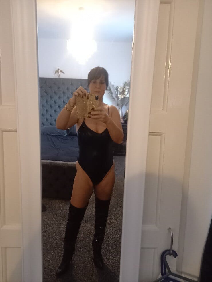 Photo of Curves, creator on OnlyFans with exclusive content
