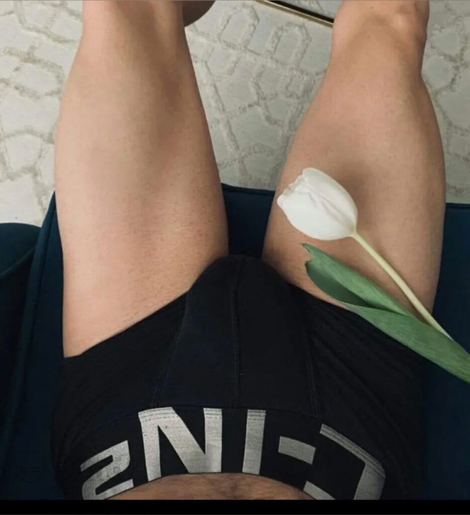Photo of Tenki, creator on OnlyFans with exclusive content