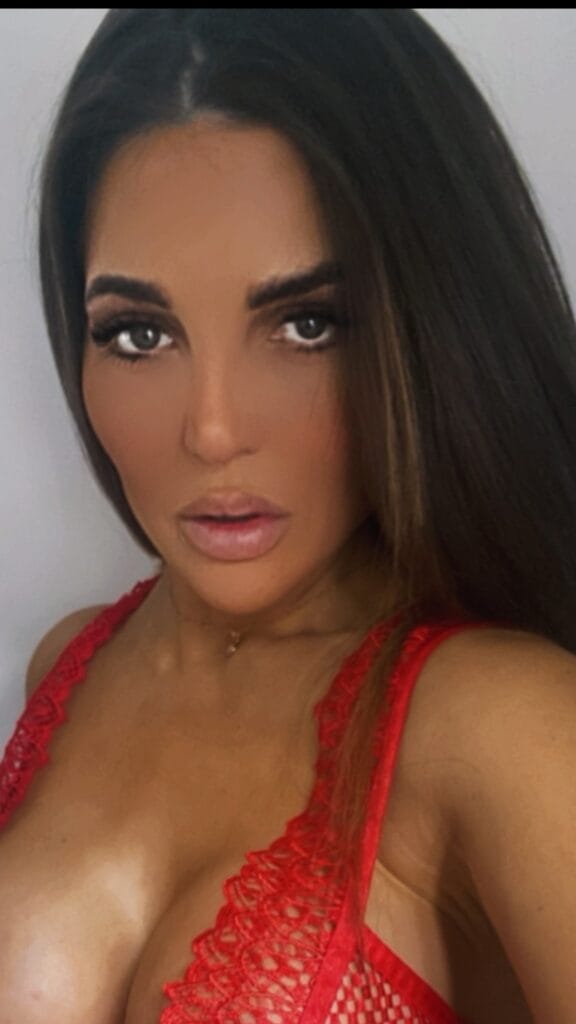 Photo of QueenB, creator on OnlyFans with exclusive content