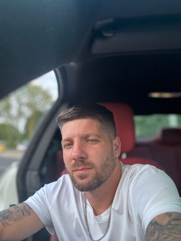 Photo of scott 👅, creator on OnlyFans with exclusive content
