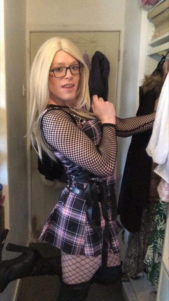 Photo of MissAshleighTaylorUk, creator on OnlyFans with exclusive content