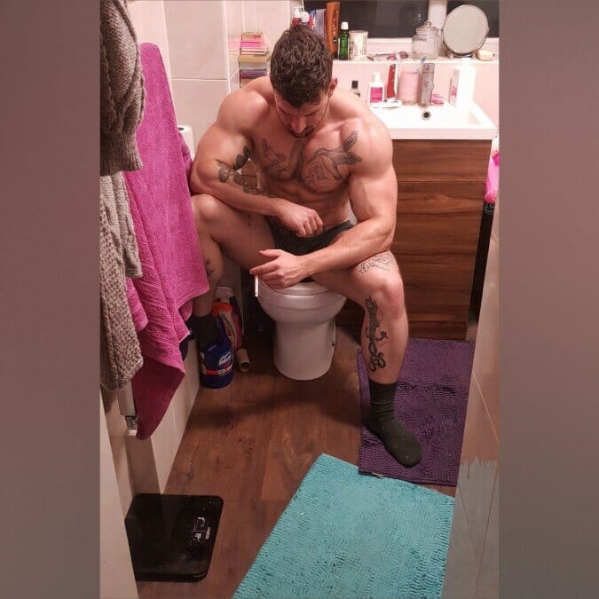 Photo of Lewi Etiquette, creator on OnlyFans with exclusive content
