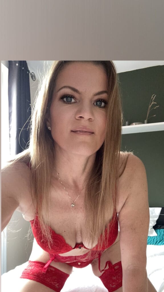 Photo of Amanda, creator on OnlyFans with exclusive content