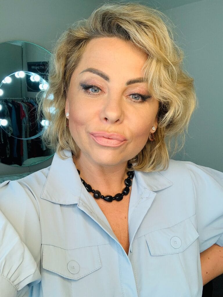Photo of Julia Winter Studio, creator on OnlyFans with exclusive content