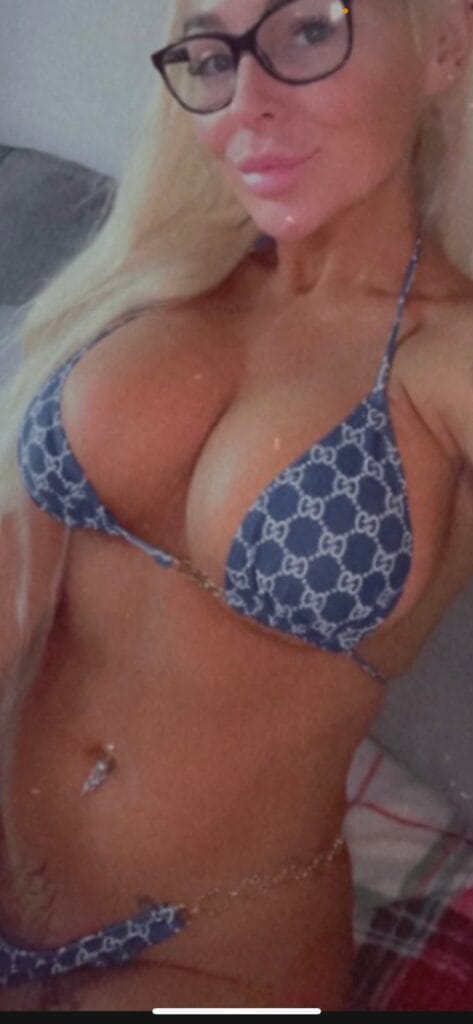 Photo of Missangelmoon, creator on OnlyFans with exclusive content