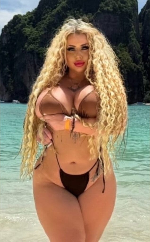 Photo of TiaDoll, creator on OnlyFans with exclusive content