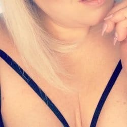 Photo of canadian curves, creator on OnlyFans with exclusive content
